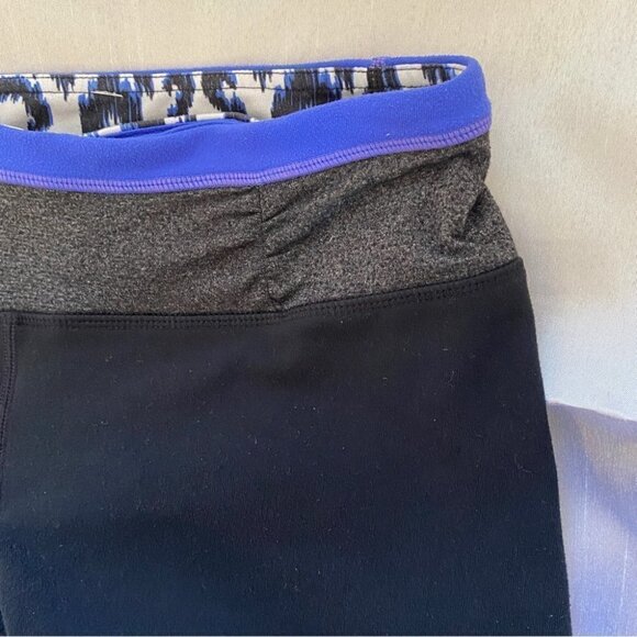 Lululemon Wunder Under Crop Size 6 - Picture 4 of 10